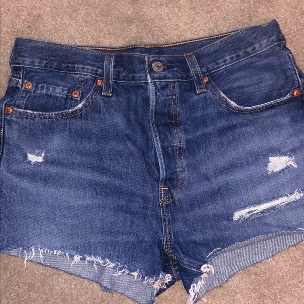 Levi’s medium wash short